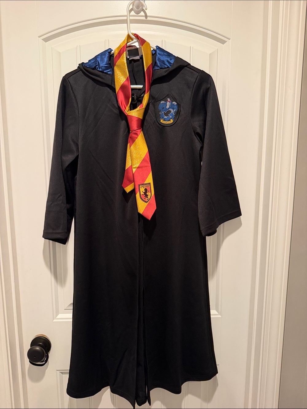 Harry Potter Kids Ravenclaw Black Wizard Robe w Gryffindor tie